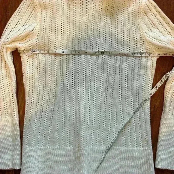 Knotted Long Sleeve Cream Sweater Women’s Size Medium - Picture 8 of 8